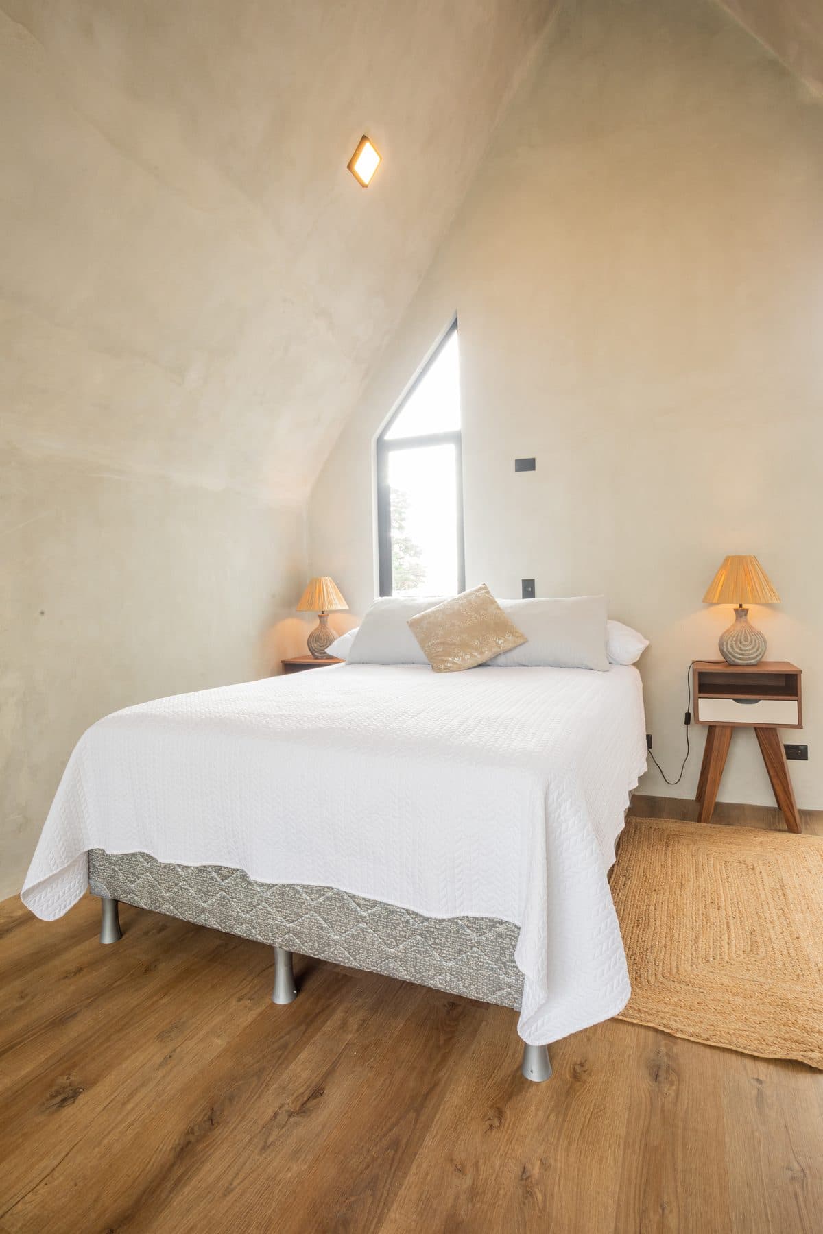 El dormitorio alto de una villa de Bike & Bed